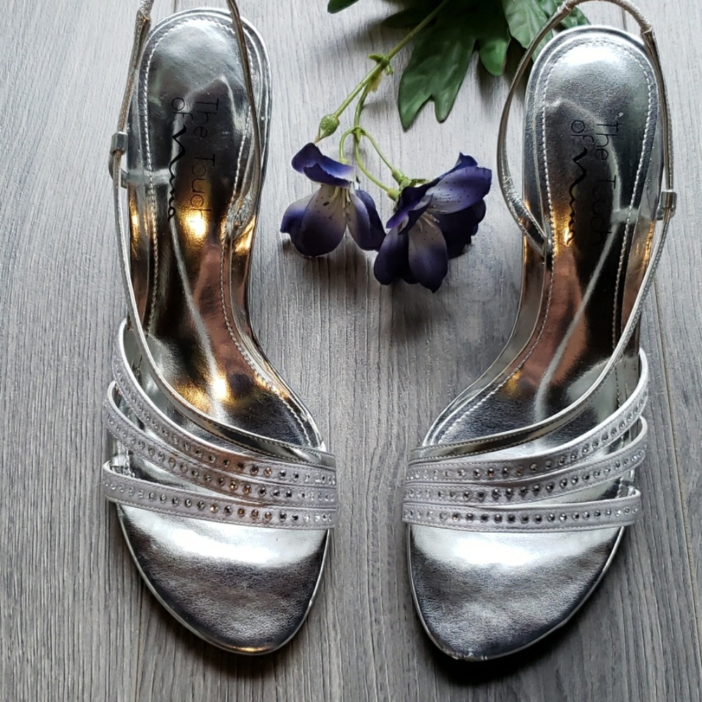 The Touch of Nina Silver Strappy Rhinestone Heels Size 7.5